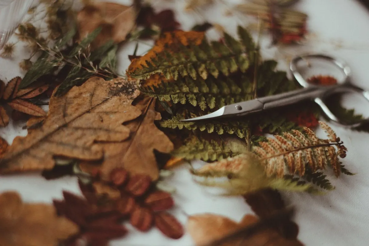 Autumn Leaf Garland: A Seasonal Craft for All Ages