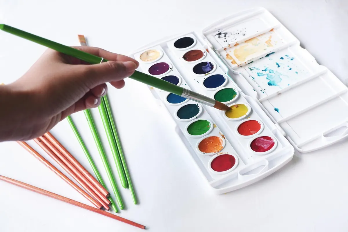 How to Stretch and Prime a Canvas: A Beginner's Step-by-Step Guide